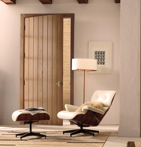 VG1000 plank door in hickory.