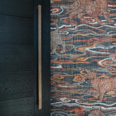 TM9000 in wire-brushed white oak with Ebony hand-wiped stain and 1/4" kerf cut reveal.