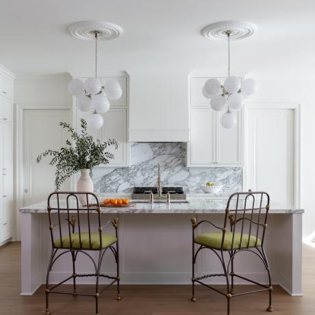 Kitchen featuring TS1000 doors in MDF with Low Profile (LP) moulding and Double Hip (D) panel