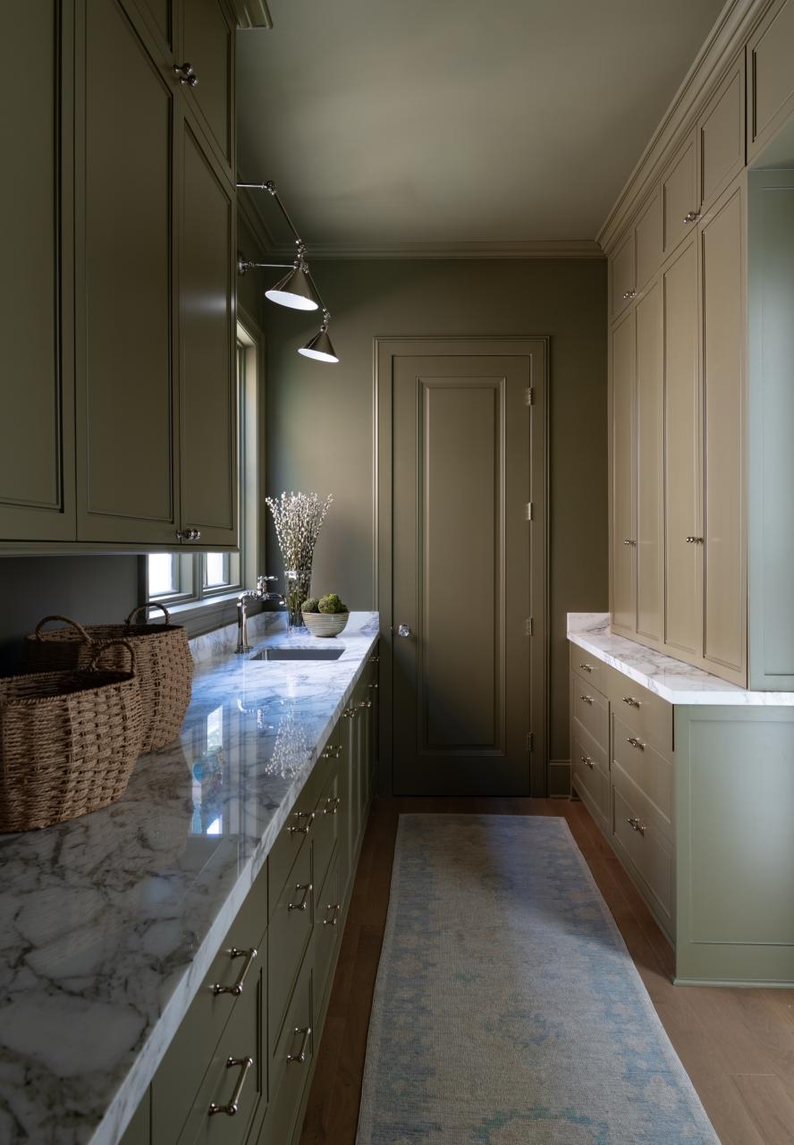 Butler's pantry features MDF TS1000 with low profile bolection moulding and double hip panel