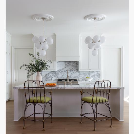 Kitchen featuring TS1000 doors in MDF with Low Profile (LP) moulding and Double Hip (D) panel