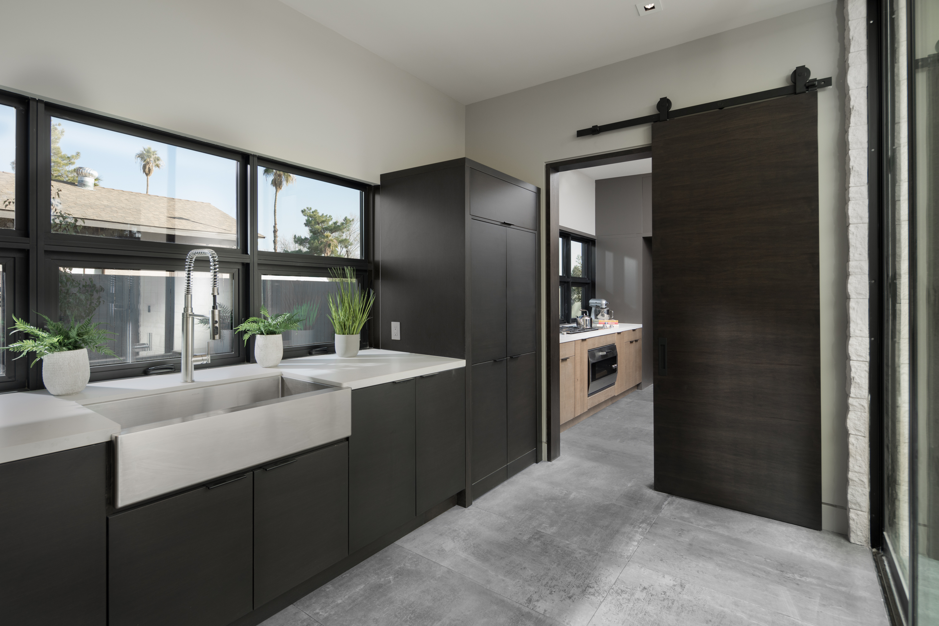 Modern Butler S Pantry Trustile Doors