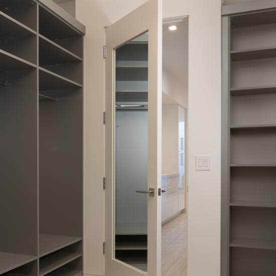 Tm1000 With Mirror One Side Trustile Doors